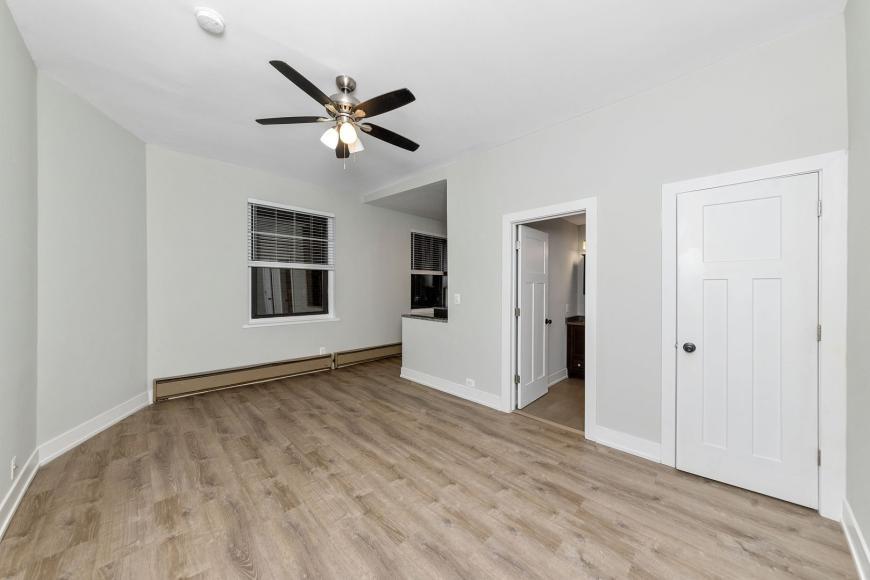 Foto principal - 1 bedroom in Chicago IL 60657