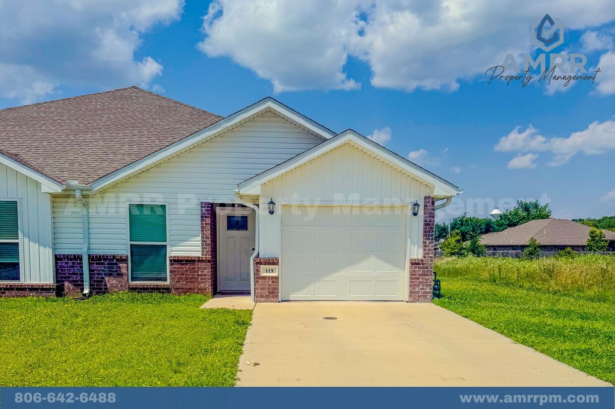Primary Photo - Beautiful 3-Bedroom Townhome – A Place to ...
