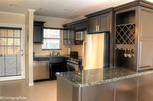 Building Photo - 40 Isle of Venice Dr