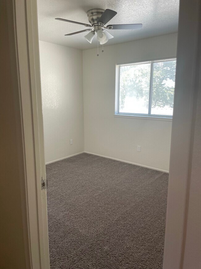 623 S Sierra Ave Unit 623, Oakdale, CA 95361 Apartments in Oakdale, CA