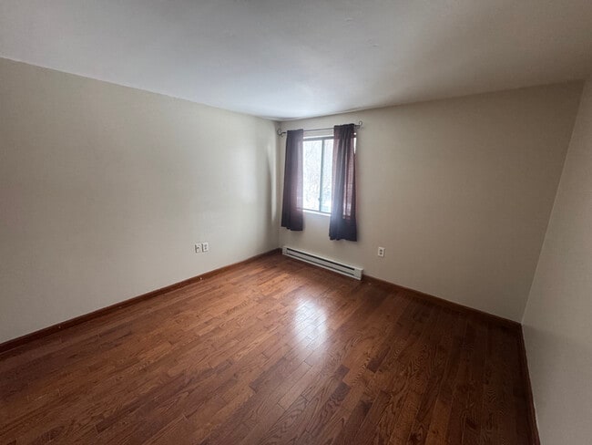 Building Photo - 126 Watertree Dr