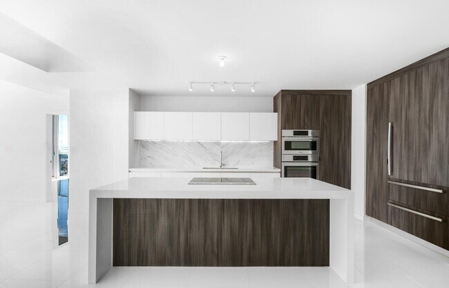 Foto del edificio - 851 NE 1st Ave