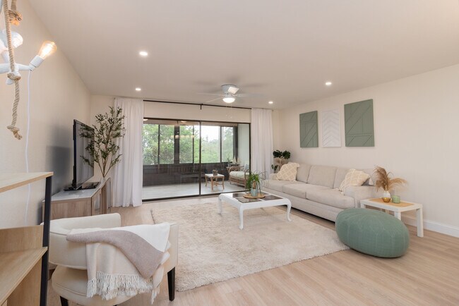 Foto del edificio - 223 Lakewood Dr