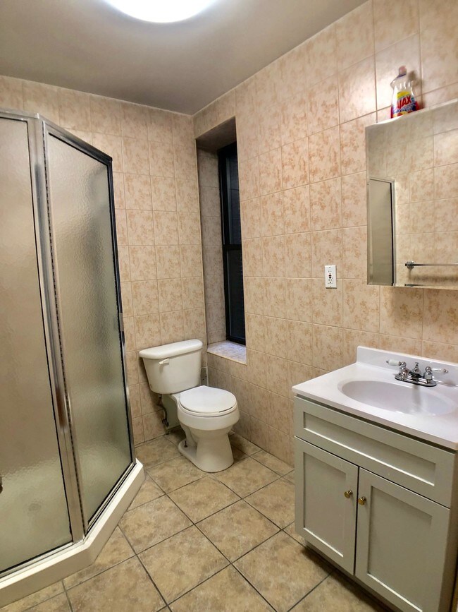 Building Photo - 2 bedroom in Manhattan NY 10011