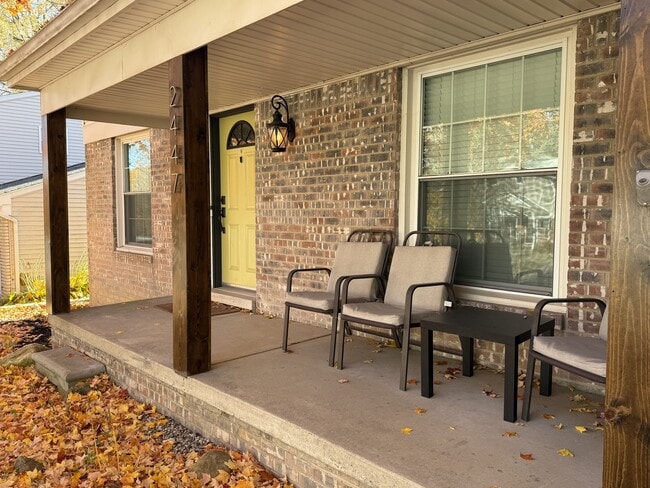 Photo - 2447 Roanoke Dr House