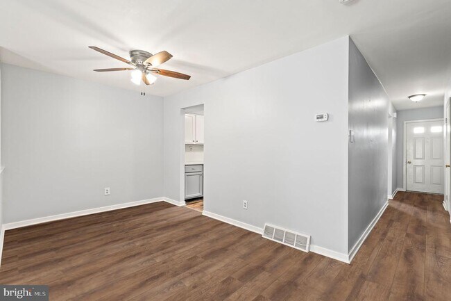 Foto del edificio - 4204 Franklin Ct