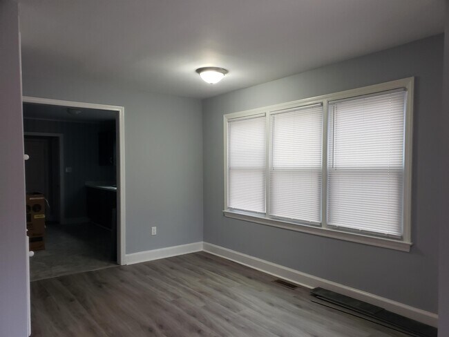 Foto del edificio - 810 Anarine Rd