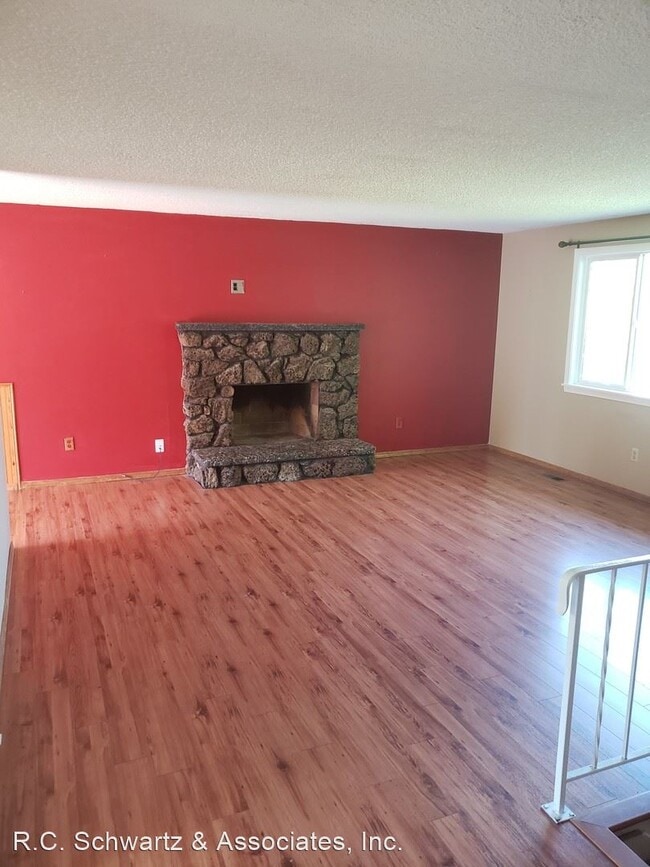 Building Photo - 4 br, 2 bath House - 3421 S. Glenn Rd.
