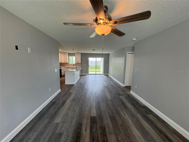 Foto del edificio - 3329 Roxbury Dr