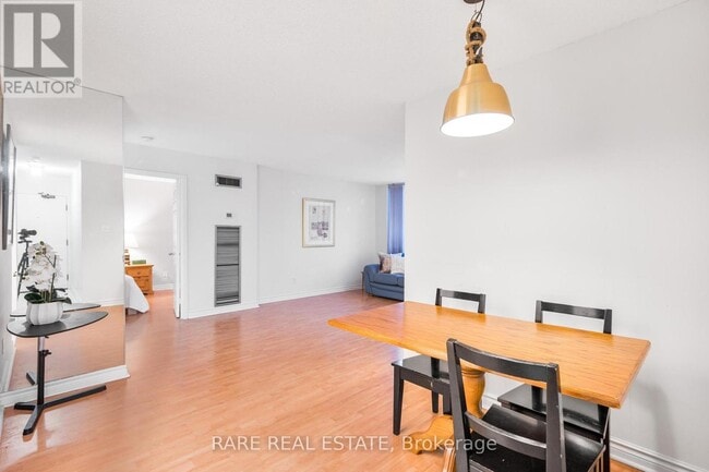 Building Photo - 40 Scollard St