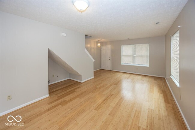 Building Photo - 637 Cembra Dr