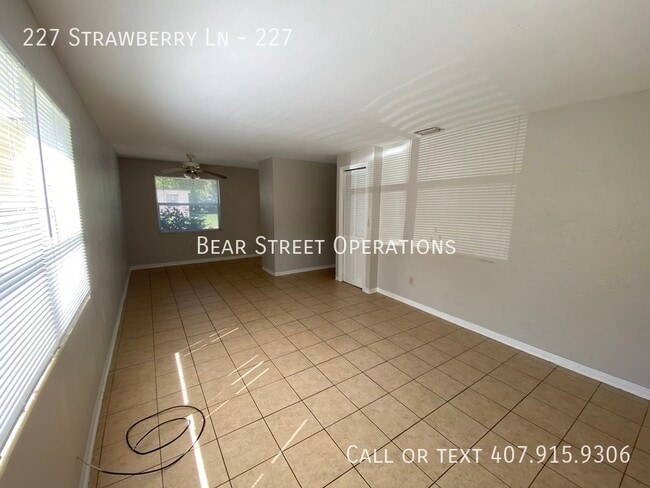 Building Photo - Adorable 2-bedroom nestled on a quiet street!