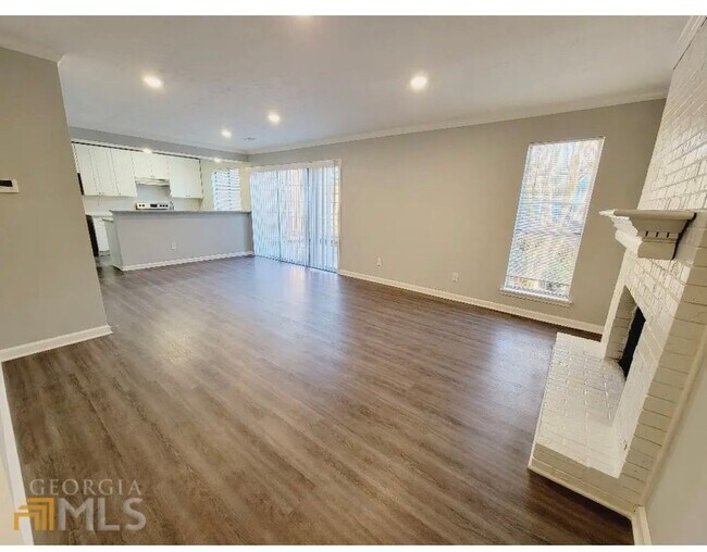 Foto del edificio - 5496 Clover Rise Ln