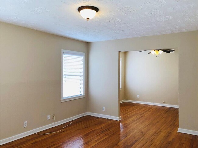 Foto del edificio - 3445 Rosedale St