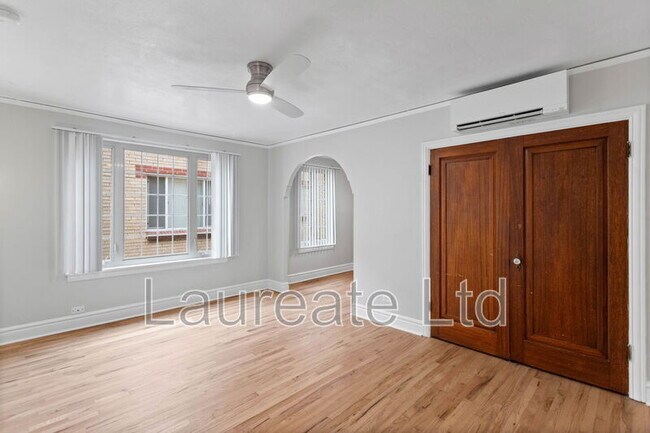 Foto del edificio - 1050 N Pearl St