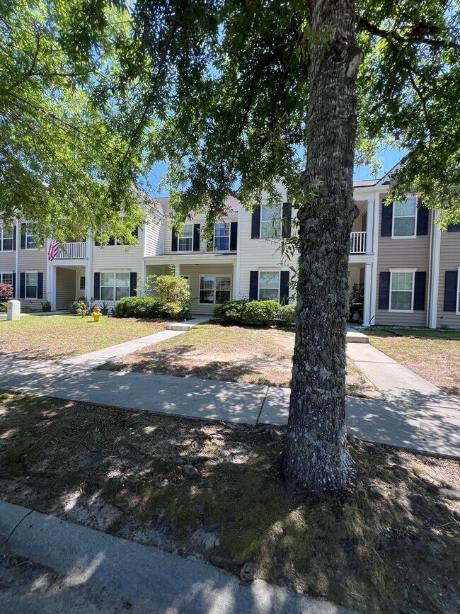 Foto del edificio - 2 bedroom 2.5 bath Townhome in Godley Park