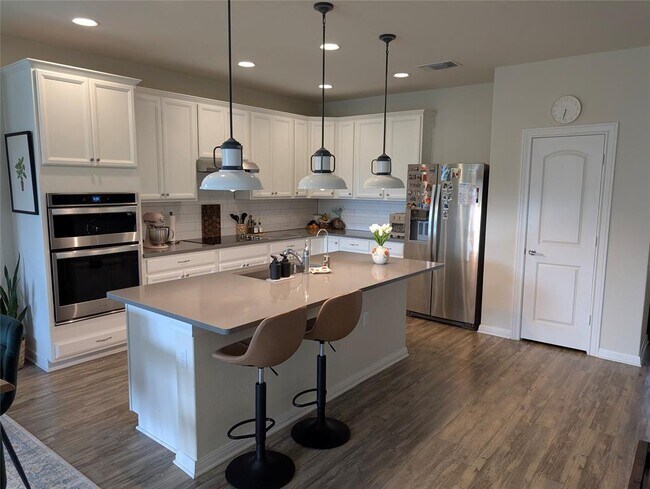 Foto del edificio - 511 Hoot Owl Ln S