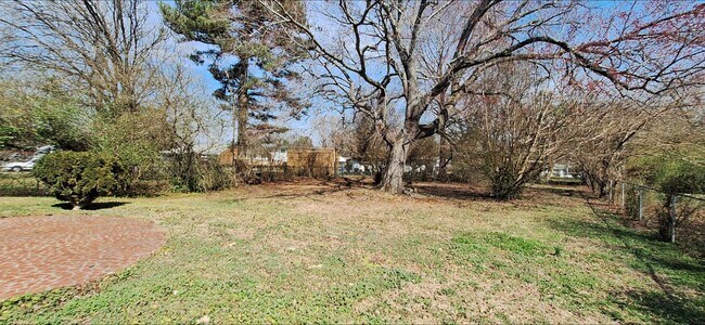 Building Photo - 20405 Williams St