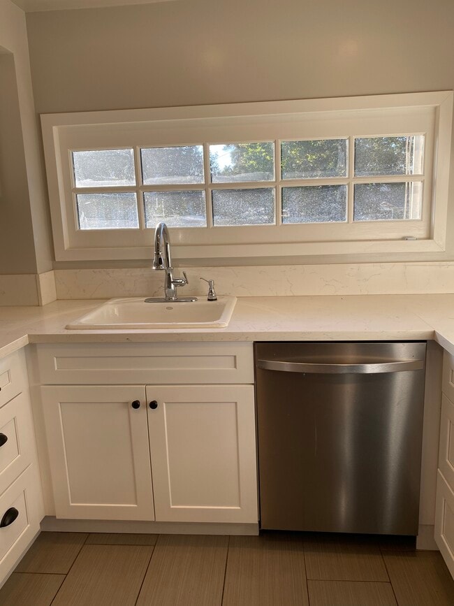 Kitchen - 1357 E Orange Grove Blvd