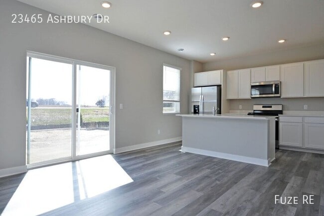 Building Photo - 23465 Ashbury Dr