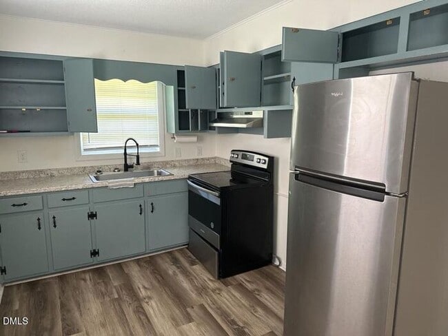 Foto del edificio - Charming and updated 2-bedroom, 1-bath duplex conveniently located in Durham