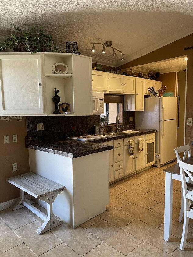 Primary Photo - 1414 Western Dr