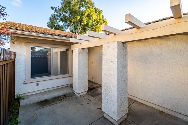 Building Photo - Charming 3 bedroom, 2 bathroom home in Hun...