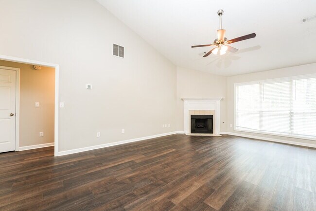 Foto del edificio - 40 Birchwood Ct