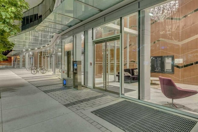 Photo du bâtiment - 68 Smithe St