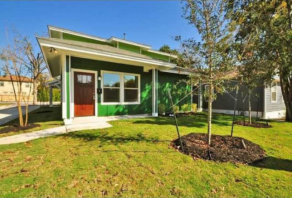 Foto principal - Spacious 4X2 North Loop Duplex