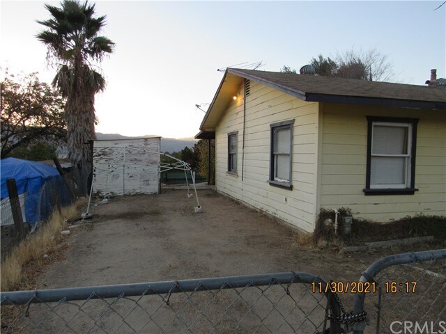 Building Photo - 32821 Valley View Ave