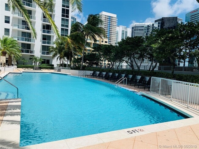 Foto del edificio - 1050 Brickell Ave