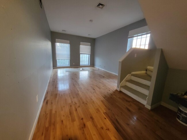 Building Photo - 28 E Grand Ave