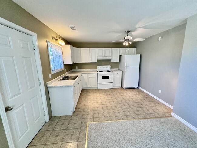 Photo du bâtiment - 1011 Front Rd