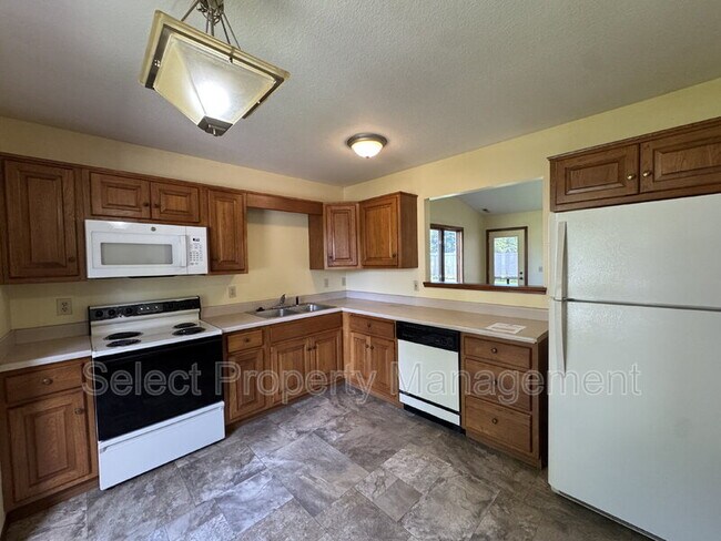 Building Photo - 1504 Flagstone Dr