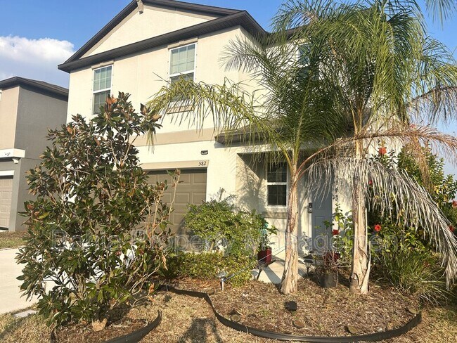 Building Photo - 582 Royal Empress Dr