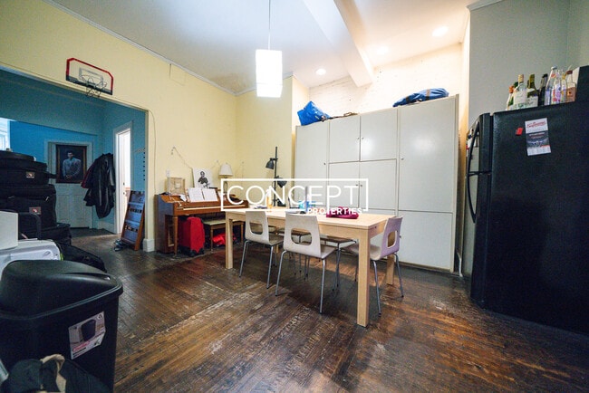 Building Photo - 52 Fenway