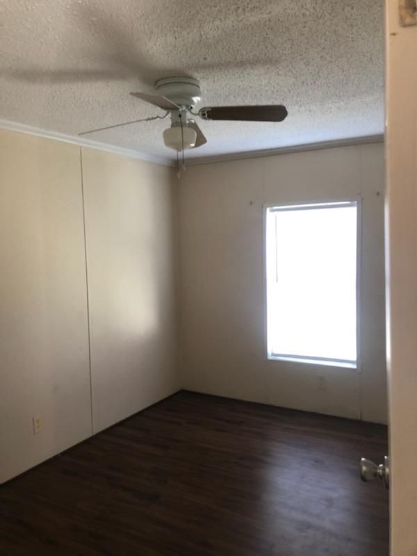 Building Photo - Nice and Quiet Home