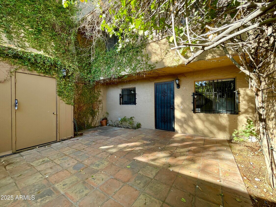 Foto principal - 5330 N Central Ave