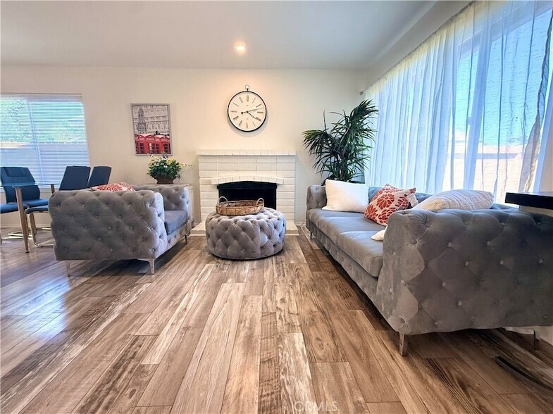 Foto principal - 14901 Waverly Ln