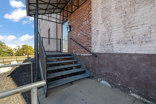 Foto del edificio - 509 W Olive St