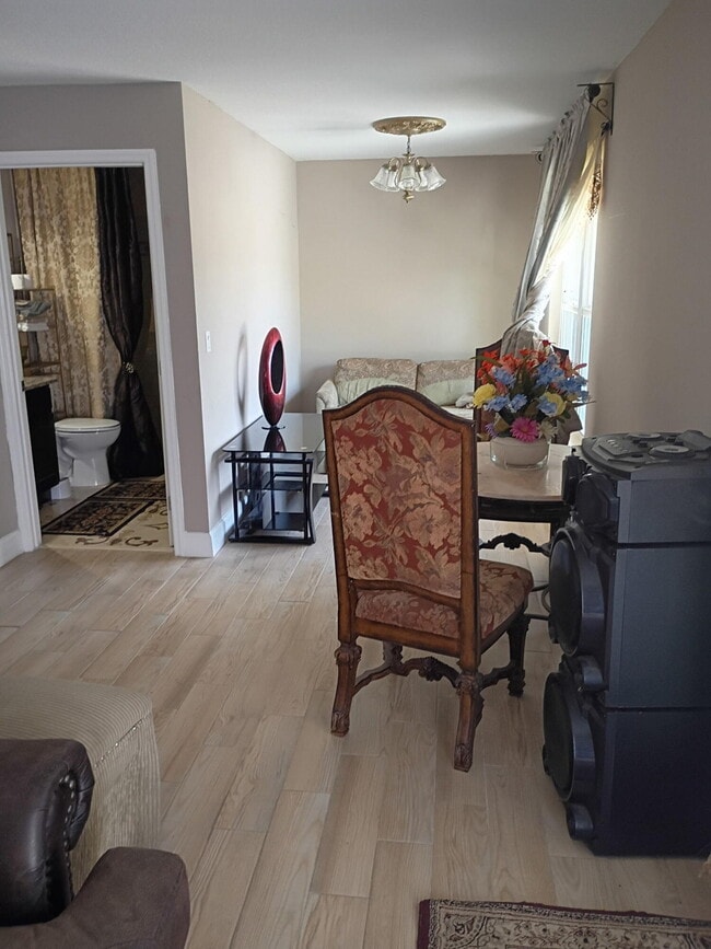 Foto del edificio - 116 SW Ridgecrest Dr