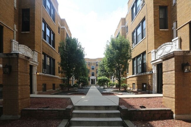 Building Photo - 714 W Barry Ave