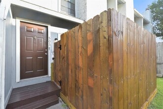 Building Photo - 9550 Deering Dr