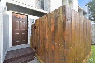 Building Photo - 9550 Deering Dr