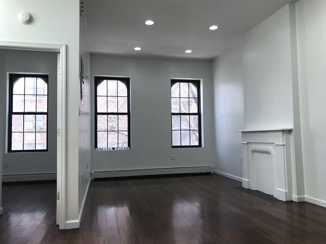 Building Photo - 53 Linden St