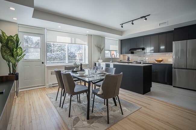 Building Photo - 1375 Crois Sherwood