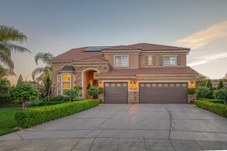 Building Photo - 10509 N Sierra Vista Ave