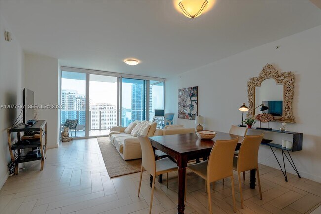 Building Photo - 200 Biscayne Blvd Way
