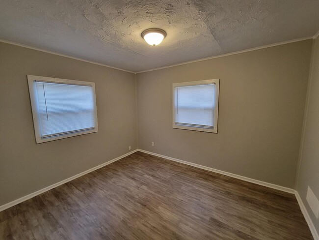 Building Photo - Ranch style 2 bed
